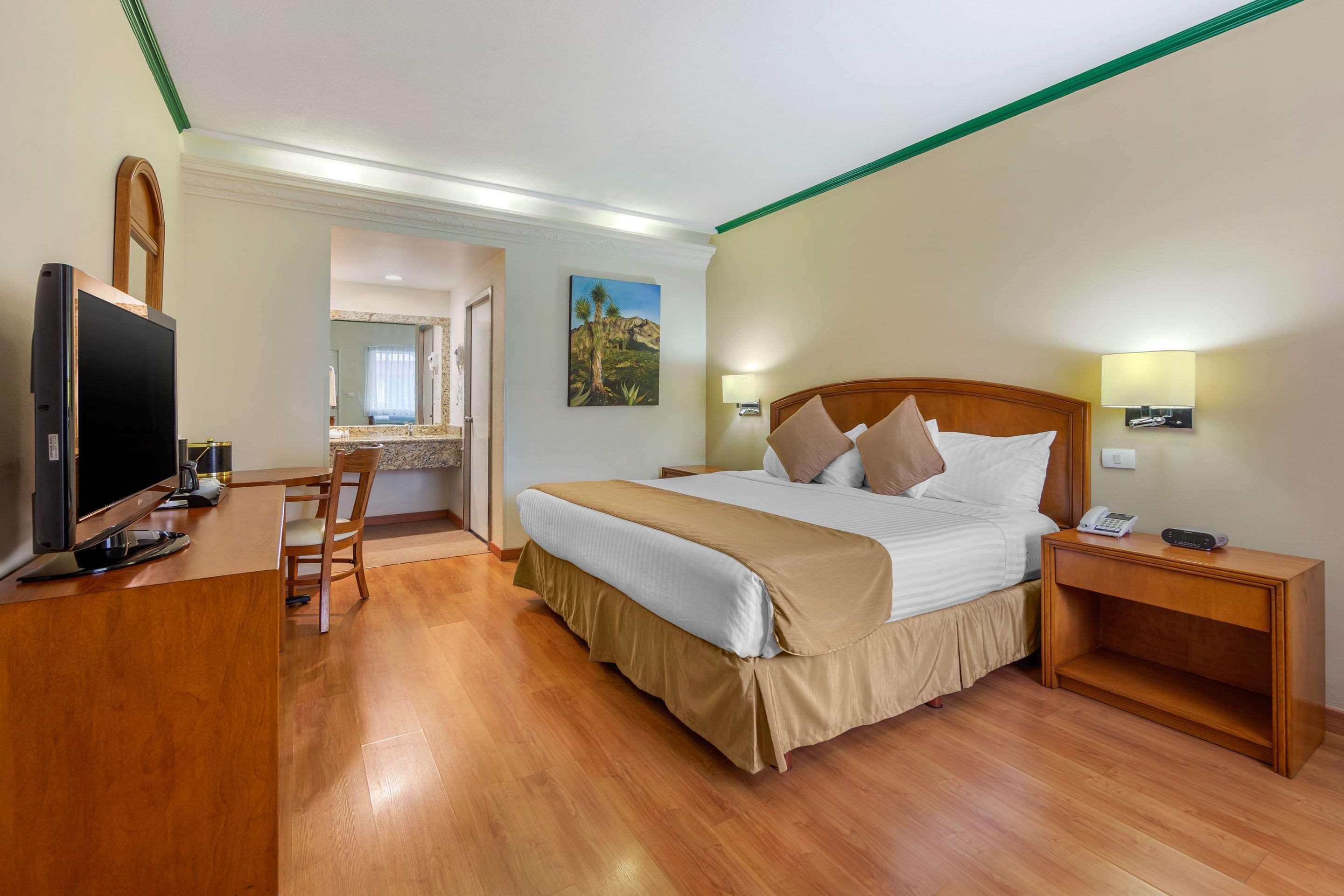 Comfort Inn Monclova Exterior photo