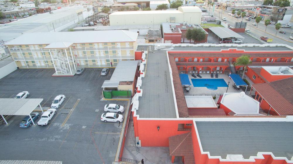 Comfort Inn Monclova Exterior photo